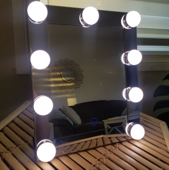 Hollywood style led makeup mirror - Picture 3 of 3